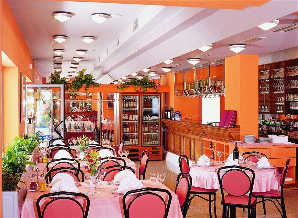 Hotel Trogirski Dvori Exteriör bild